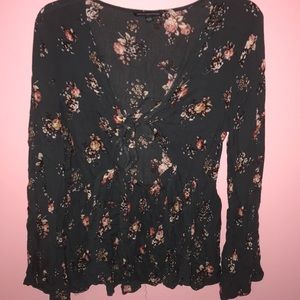 Barely worn, American eagle with a tie top